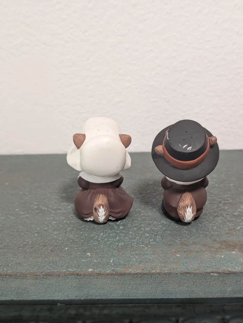 Vintage Hallmark Thanksgiving Pilgrim Chipmunks Squirrel Salt  & Pepper Shakers